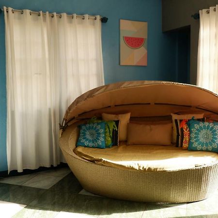 Tagaytay Modern Guesthouse - City Center Tagaytay City Bagian luar foto