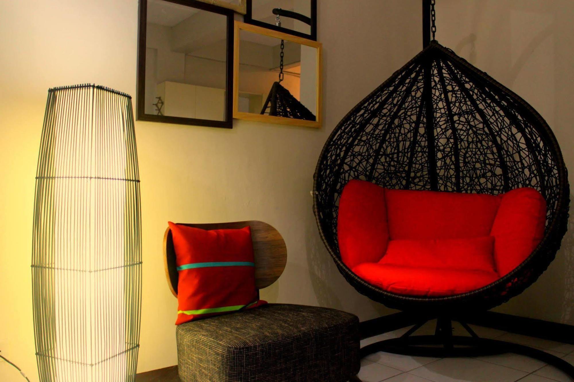Tagaytay Modern Guesthouse - City Center Tagaytay City Bagian luar foto