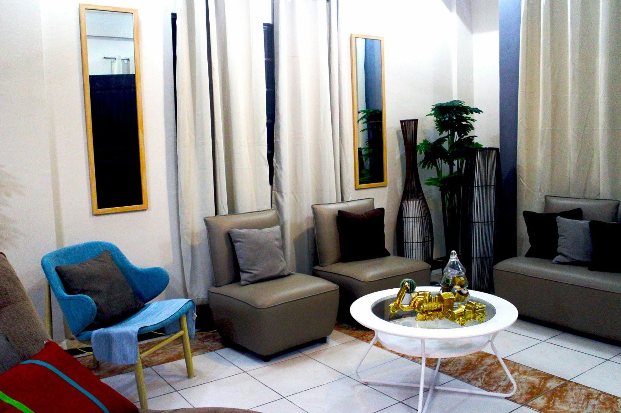 Tagaytay Modern Guesthouse - City Center Tagaytay City Bagian luar foto