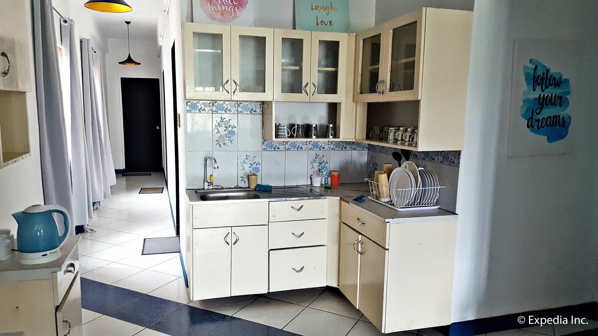 Tagaytay Modern Guesthouse - City Center Tagaytay City Bagian luar foto