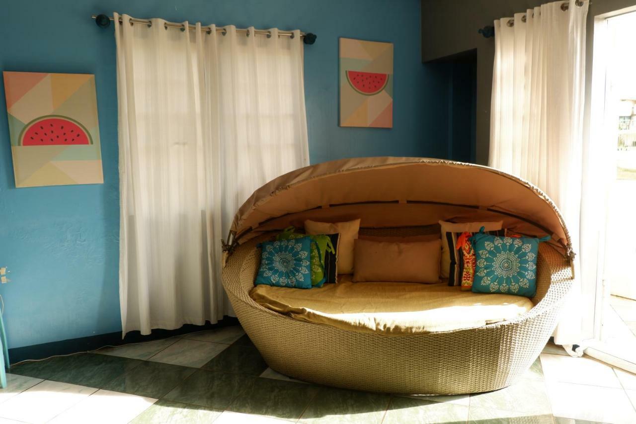 Tagaytay Modern Guesthouse - City Center Tagaytay City Bagian luar foto